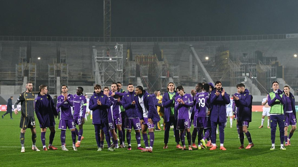 Fiorentina sudah kalah 12 kali dalam 21 pertandingan di semua kompetisi musim ini (Foto: REUTERS/Jennifer Lorenzini)