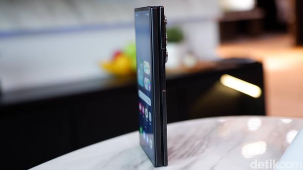 Galaxy Z TriFold Samsung Galaxy Z TriFold