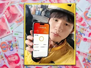 Kerja 14 Jam Sehari, Pengantar Makanan Ini Berhasil Nabung Rp2,7 Miliar!