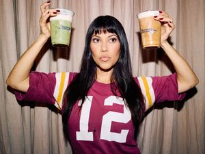 Kourtney Kardashian Setop Suntik Botox, Supaya Mata Batin Tak Tertutup