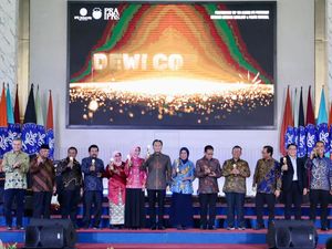 Ibas Terima Penghargaan Top 100 IPB Alumni Prominent 2025