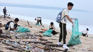 Pantai Kedonganan Darurat Sampah, Relawan Turun Tangan Pulihkan Pesisir Bali