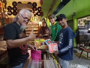 Pasar Nostalgia Surabaya, Surga Barang Antik Penuh Cerita Masa Lalu