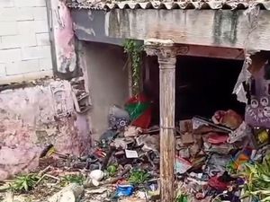 Viral Rumah Kapal Pecah di Surabaya, Petugas Angkut Sampah hingga 5 Truk