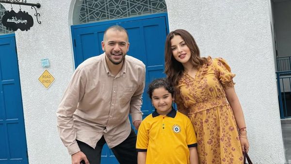 Momen Manis Tasya Farasya & Mantan Suami Ambil Rapor Anak