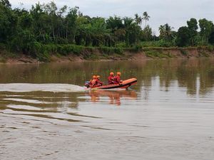 Pria di Muara Enim Terjun ke Sungai Lematang Saat Dikejar Polisi, Korban Hilang