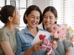 50 Ucapan Hari Ibu dalam Bahasa Inggris Penuh Makna, Singkat, dan Menyentuh Hati