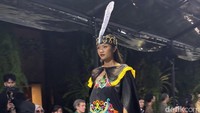Ketika Kain Perca Bertemu Budaya Dayak di Bali Fashion Trend 2025