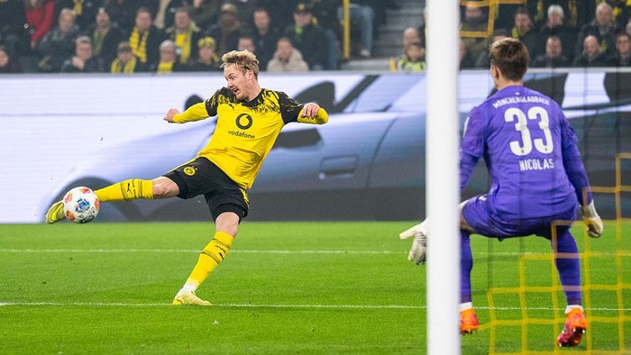 Dortmund Vs Gladbach: Die Borussen Kalahkan Kevin Diks CS
