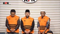 KPK Tetapkan Bupati Bekasi dan Ayah Jadi Tersangka Suap Ijon Proyek