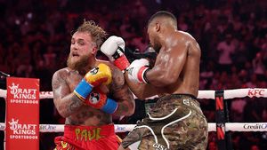 Foto: Anthony Joshua Pukul KO Jake Paul