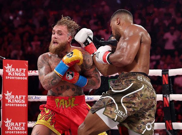 Foto: Anthony Joshua Pukul KO Jake Paul