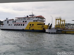 Posko Nataru Pantau 13 Kapal di Pelabuhan Labuan Bajo Pakai Drone