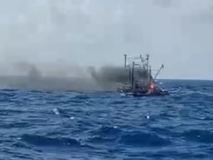 25 ABK Kapal Maulana-30 yang Terbakar di Perairan Lampung Selamat, 8 Hilang
