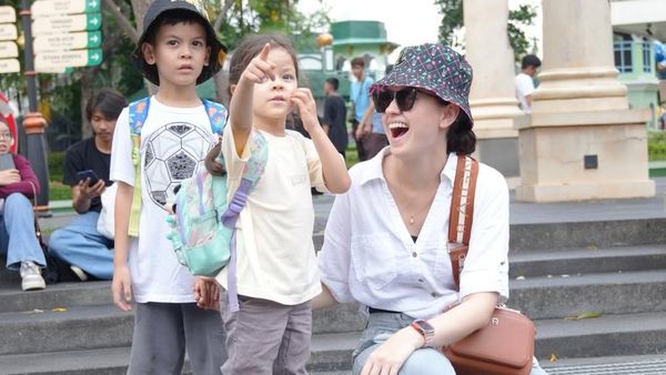 Foto Liburan Keluarga Kimberly Ryder di Dufan, Ancol