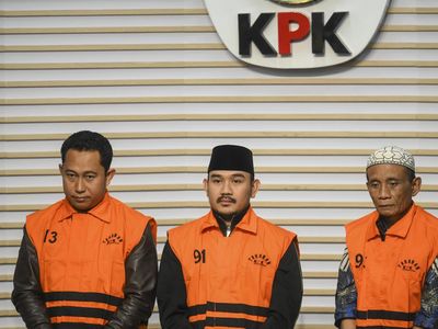 KPK Tahan Bupati Bekasi Ade Kuswara Kunang Tersangka Suap Ijin Proyek