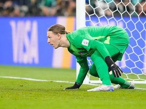 Kiper PSG Alami Patah Tangan saat Tepis Penalti Flamengo