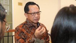 Tito Sebut 106 Ribu Pakaian Baru Bakal Dikirim ke Korban Bencana Sumatera