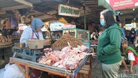 Harga Daging Ayam di Pasar Wage Purwokerto Tembus Rp 42 Ribu