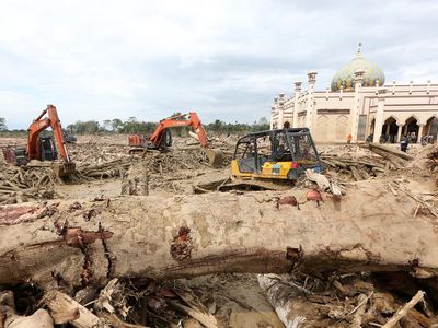 Alat Berat Dikerahkan Bersihkan Sisa Banjir Bandang di Aceh Tamiang