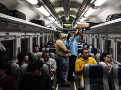 10,1 Juta Orang Gunakan Angkutan Umum saat Libur Nataru, Naik dari Tahun Lalu