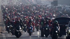 Deru Motor Para Santa Bawa Pesan Natal dan Kepedulian di Sofia