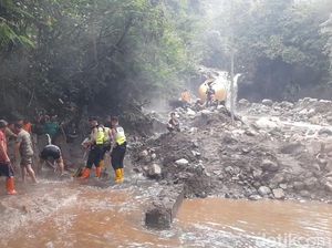 Pemkab Targetkan Perbaikan Guci Tegal Rampung 7 Hari Usai Banjir Bandang