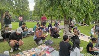 Lapak Rindu Dibaca, Sebuah Usaha Membudayakan Baca Buku di Ruang Publik