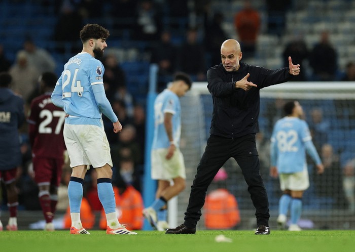 Man City Menang Telak, Guardiola Tak Puas karena...