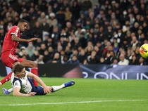 Tekel Isak Sampai Cedera, van de Ven Dibela Carragher