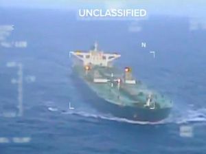 Video: Momen Helikopter AS Cegat Kapal Tanker di Laut Karibia
