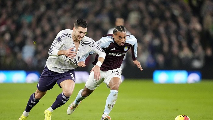 Villa Vs MU: Dalot Malas-malasan Bikin Setan Merah Kalah