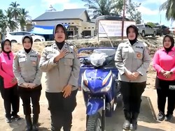 Polwan Kirim Bantuan Motor Roda 3 Mudahkan Jangkau Lokasi Bencana di Tapsel