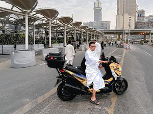 Cerita Bikers Makassar Daeng Touring ke Mekah Pakai Yamaha Xmax