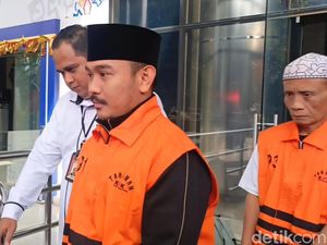 Diperiksa sebagai Tersangka, Bupati Bekasi Kembali Minta Maaf ke Warga