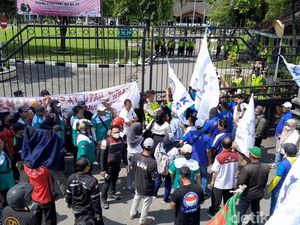 Buruh Demak Demo Minta Kenaikan Nilai Alfa di Atas 0,7, Ini Alasannya