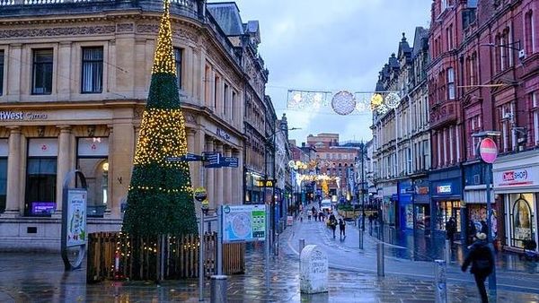 Potret Dekorasi Natal yang Dinilai Konyol tapi Unik