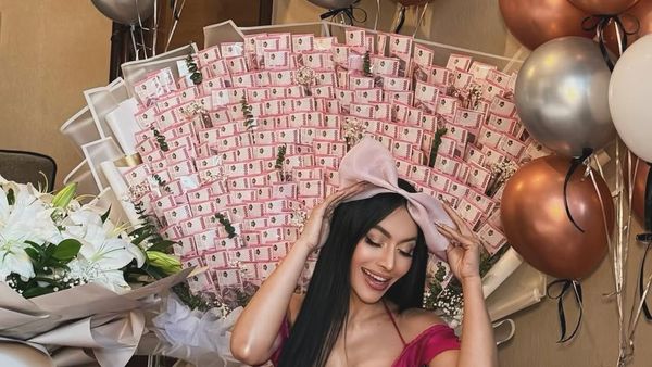 Denada Rayakan Ultah ke-47, Hadiah Mewah Bikin Salfok