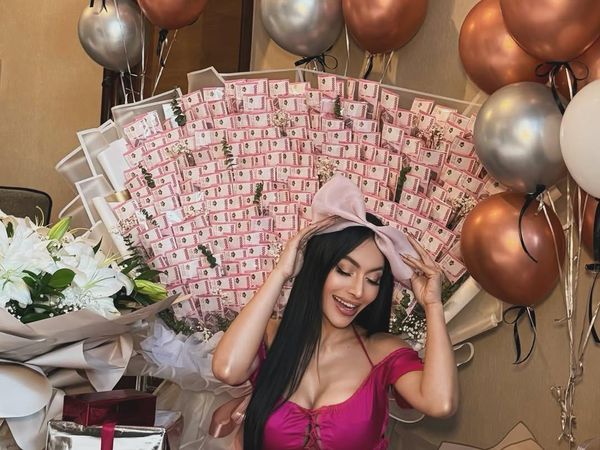 Denada Rayakan Ultah ke-47, Hadiah Mewah Bikin Salfok