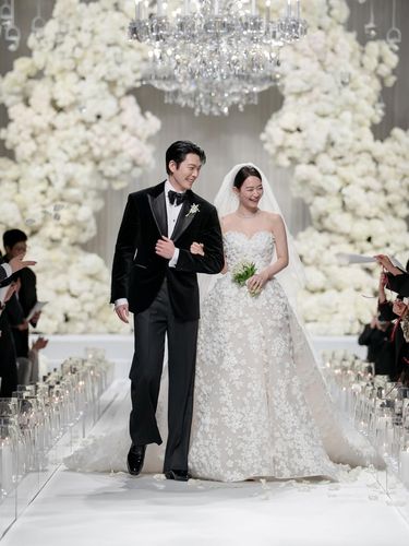 Foto pernikahan Shin Min-ah dan Kim Woo-bin di Seoul pada 20 Desember 2025. (via AM Entertainment)
