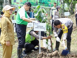 Lestarikan Alam, Polda Jateng Tanam 11 Ribu Bibit Pohon di Hutan Undip