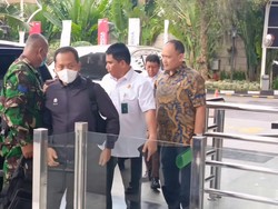 Serahkan Diri ke KPK, Kasi Datun Kejari HSU Bantah Tabrak Petugas Saat OTT