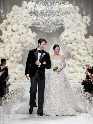Kim Woo Bin dan Shin Min Ah resmi menikah pada Sabtu, (20/12/2025) di The Shilla Seoul.