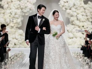 Video: Senyum Bahagia Kim Woo Bin dan Shin Min Ah di Hari Pernikahan