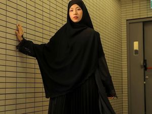 Hijrah Bawa Rezeki! 10 Artis Ini Kini Punya Brand Hijab