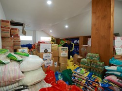 Bukan Karangan Bunga, Harjaba Banyuwangi Kumpulkan 2.145 Paket Sembako