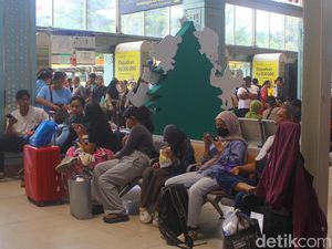 Video: Stasiun Pasar Senen Mulai Dipadati Pemudik Libur Nataru