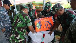 Nelayan Halmahera Barat Terima Jaket Pelampung Untuk Keselamatan Melaut