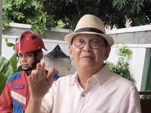 Damkar Lagi-lagi Gercep! Kronologi Ular Sanca Ditemukan di Rumah Roy Marten