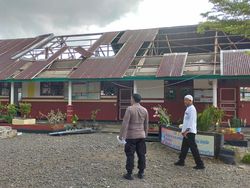 Angin Puting Beliung Terjang Sibulue Bone, 4 Rumah-1 Sekolah Rusak